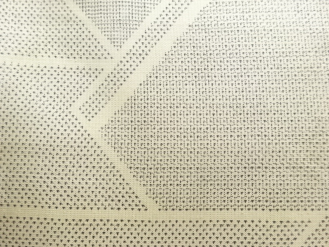 アンティーク　幾何学模様織り出し本場白大島紬120亀甲着物(7マルキ)